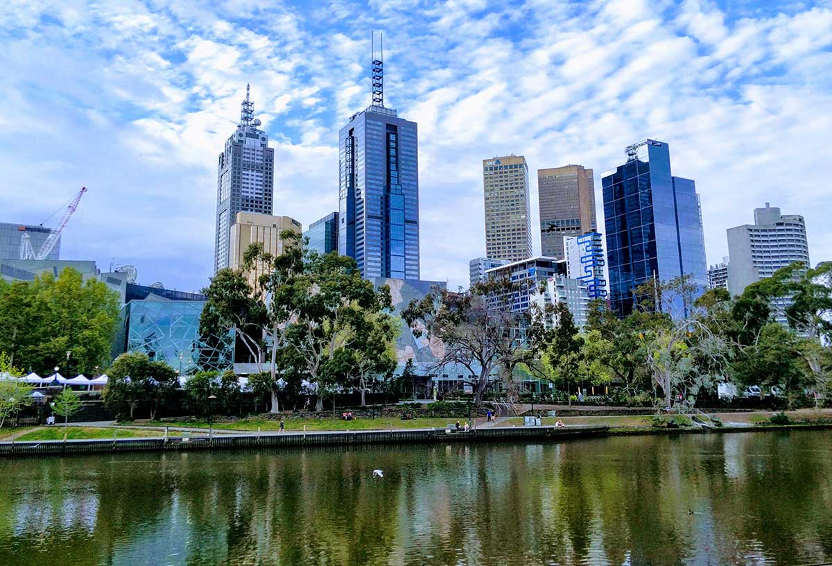 13 Date Ideas in Melbourne To Add To Your List Boat on the Yarra River