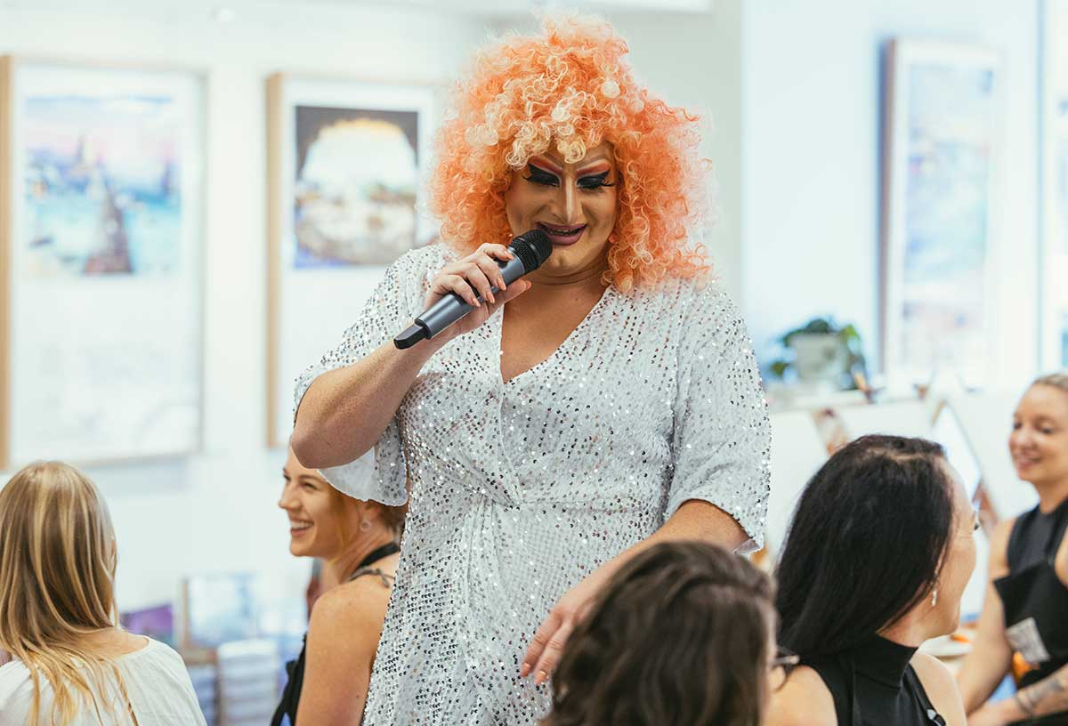 See a Drag Queen show