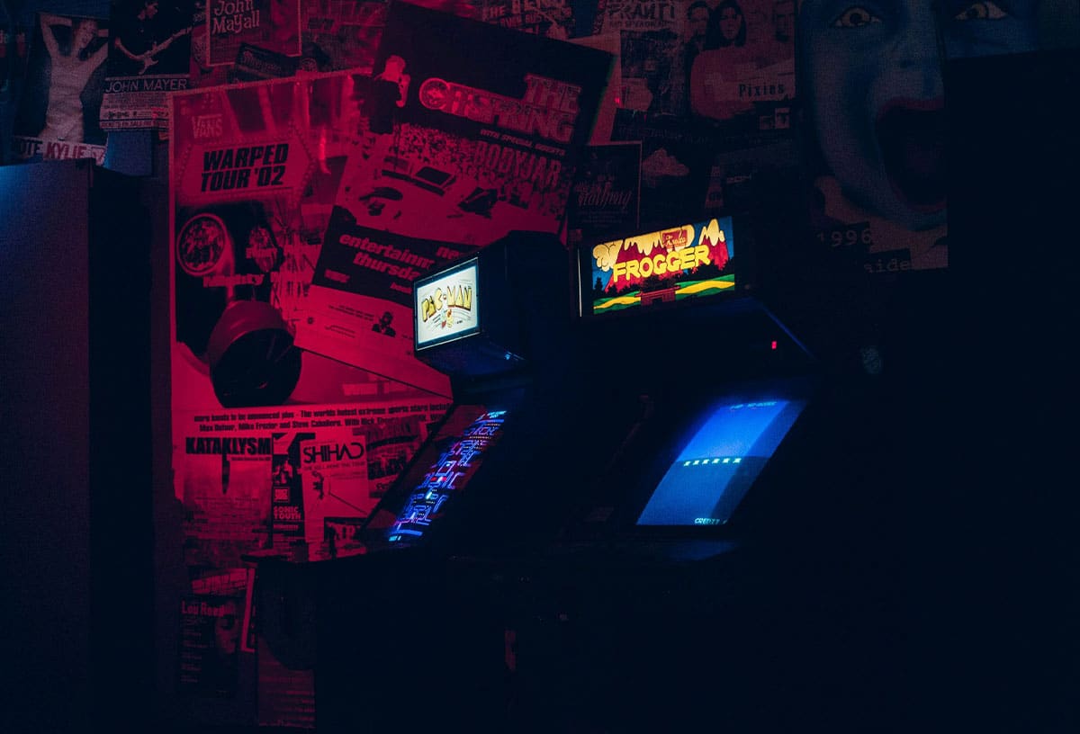Play old school arcade games