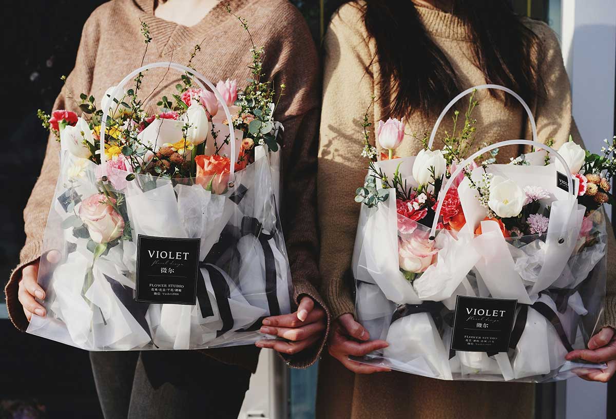 Make a floral bouquet
