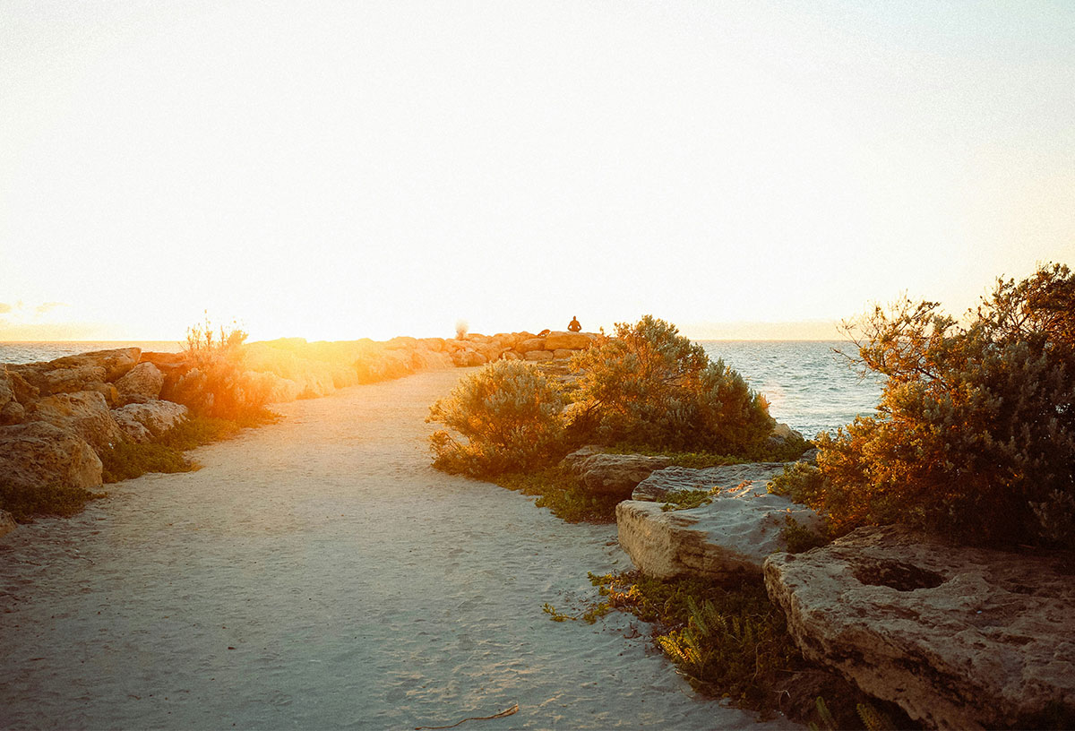 Play and swim at Fremantle Beach